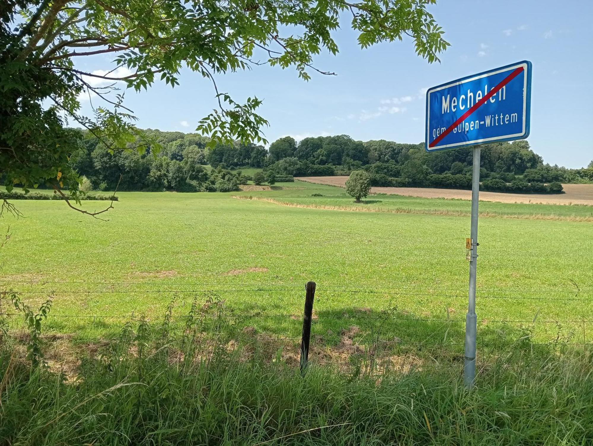 Bnb Het Geluk Van Limburg Malines Esterno foto